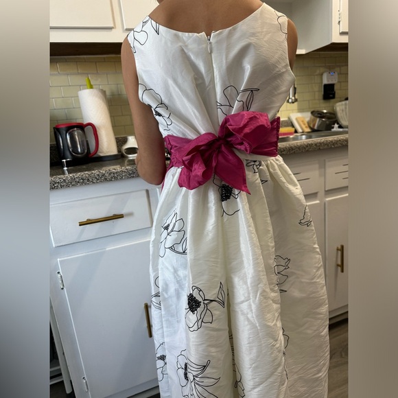 Flowered Dress - Picture 5 of 6